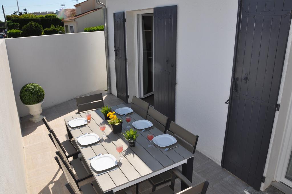 In -villa Jacuzzi Villa *